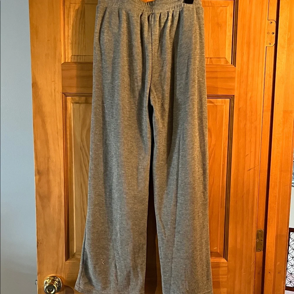 Shosho Gray Wide Leg Pants - Picture 4 of 5
